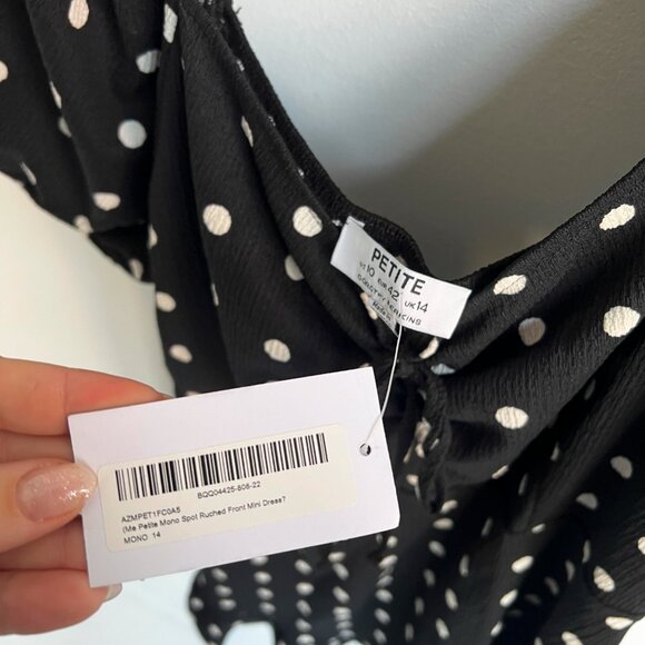 Petite size: Dorothy Perkins Black and White Polkadot Ruched Front Puff Sleeve - Picture 3 of 3